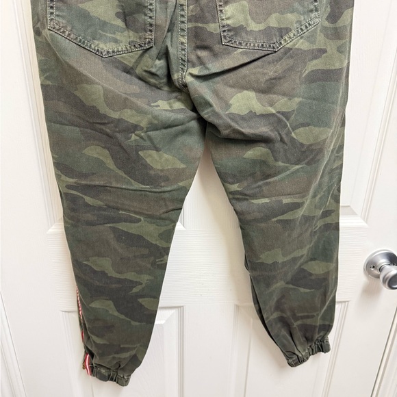 Sundry Camo Ankle Pants - Picture 10 of 12